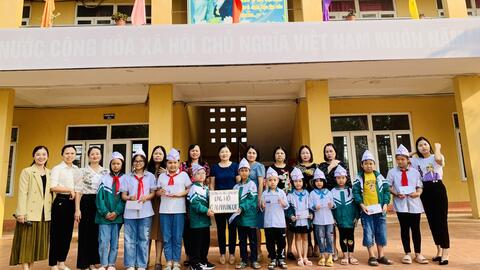 Liên đội trường TH&THCS Hồng Nam tổ chức thành công Chương trình ủng hộ "ÁO ẤM VÙNG CAO"
